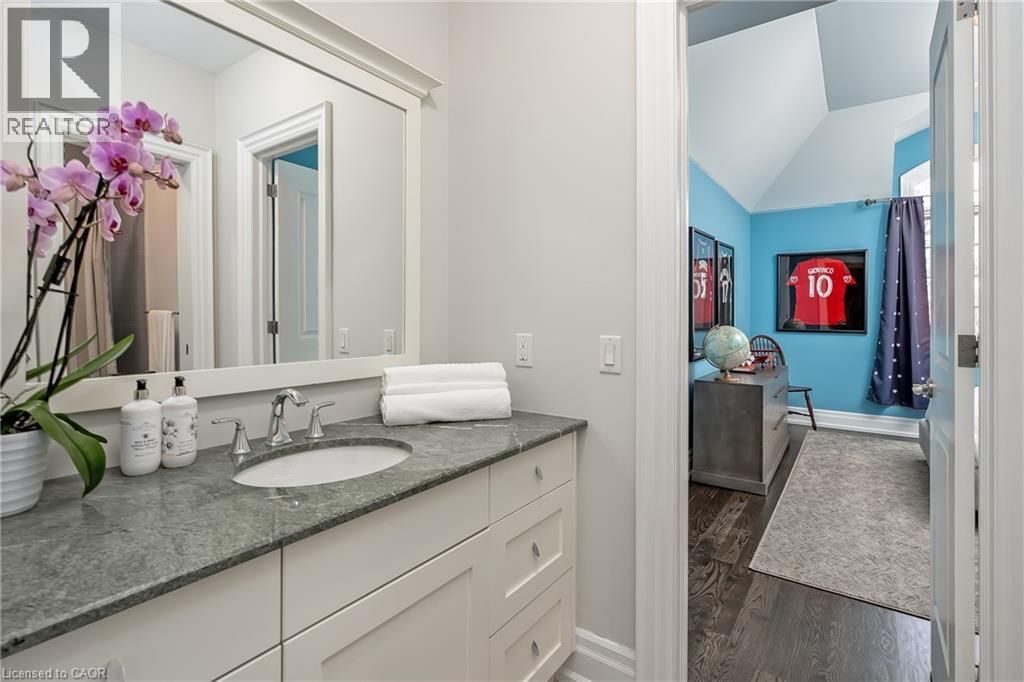 594 MAPLEHURST AVENUE Image 34