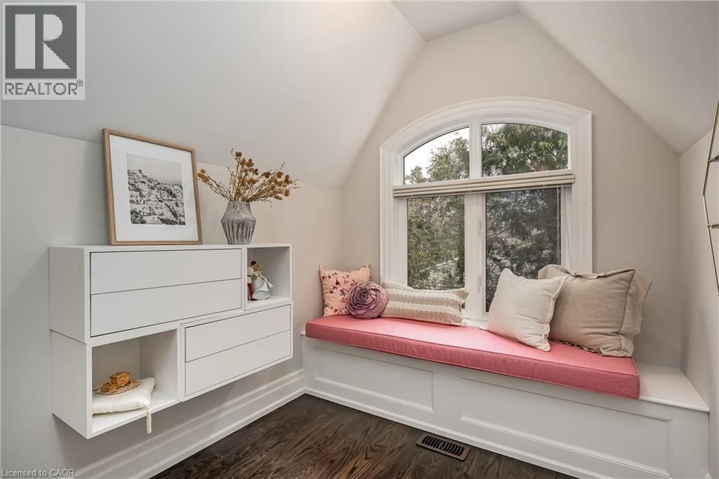 594 MAPLEHURST AVENUE Image 36