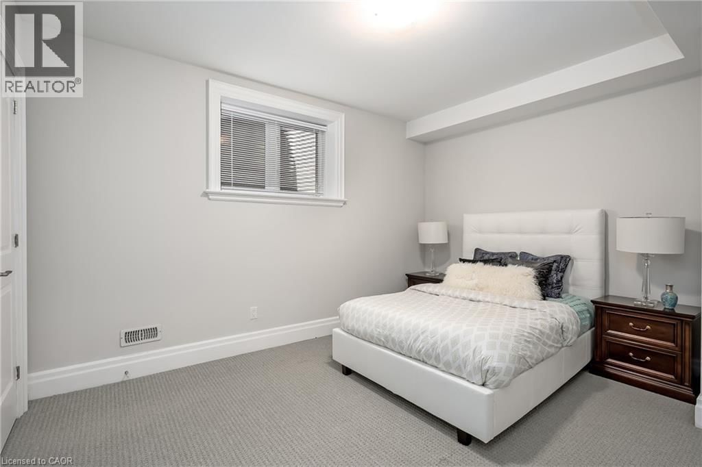 594 MAPLEHURST AVENUE Image 43