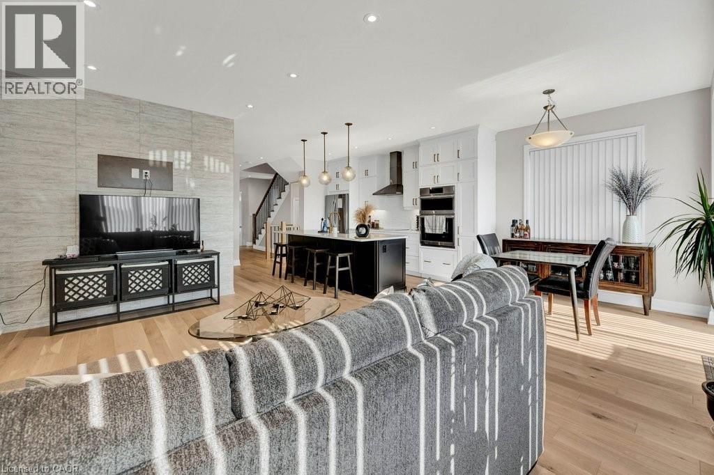 124 FORESTWALK STREET Image 11