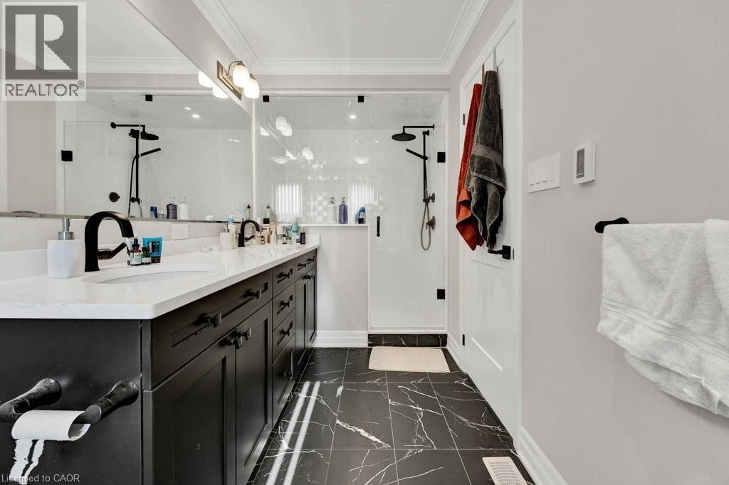 124 FORESTWALK STREET Image 19