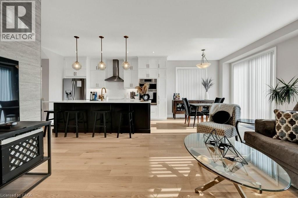 124 FORESTWALK STREET Image 7