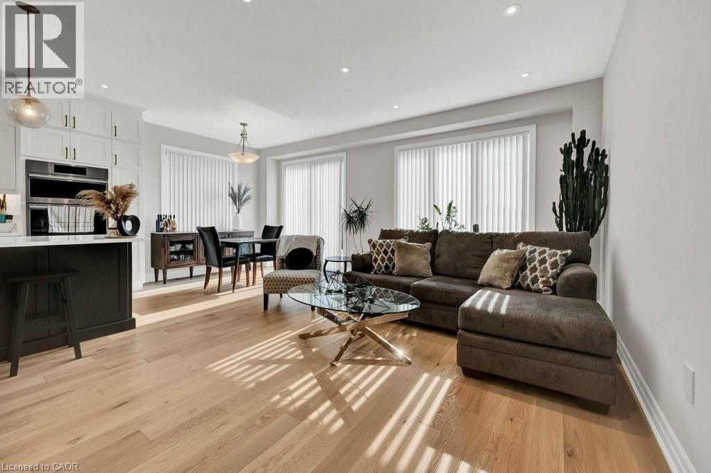 124 FORESTWALK STREET Image 8