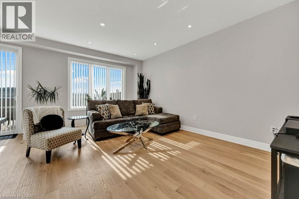 124 FORESTWALK STREET Image 9