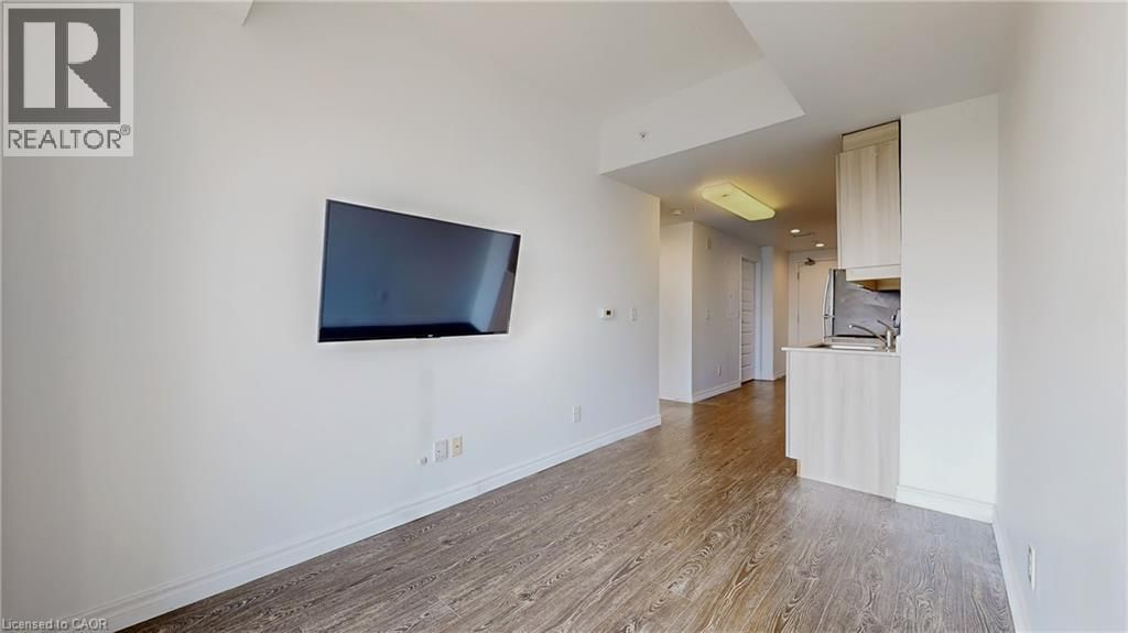 8802 - 158 KING STREET NORTH Image 14