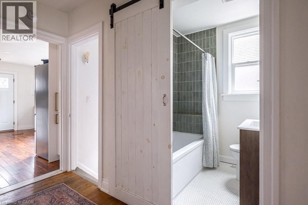 48 LONGWOOD ROAD SOUTH Image 23