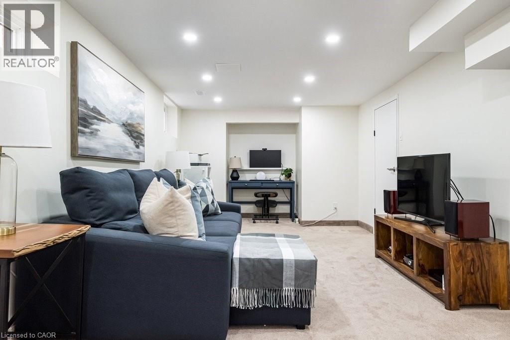 48 LONGWOOD ROAD SOUTH Image 26