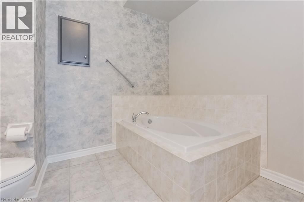 104 - 478 ST ANDREW STREET EAST Image 31