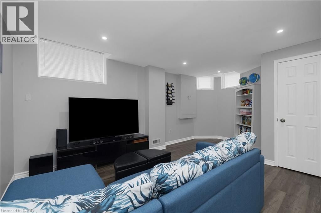 114 ROYAL ORCHARD DRIVE Image 21