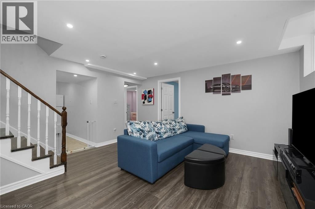 114 ROYAL ORCHARD DRIVE Image 23