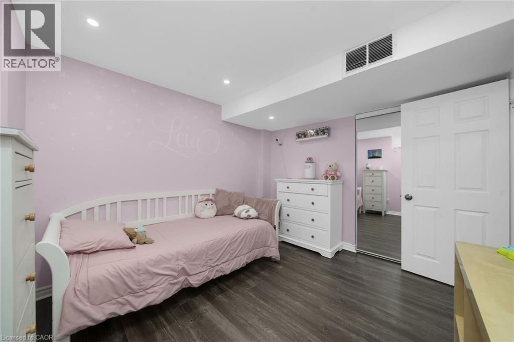 114 ROYAL ORCHARD DRIVE Image 25