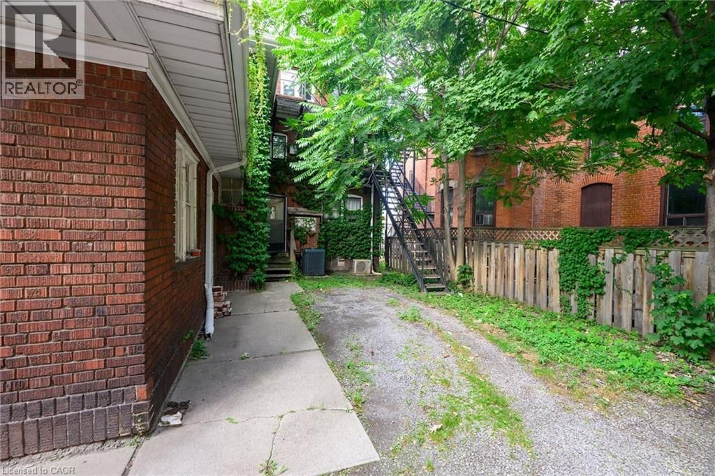 414 MAIN STREET EAST Image 22