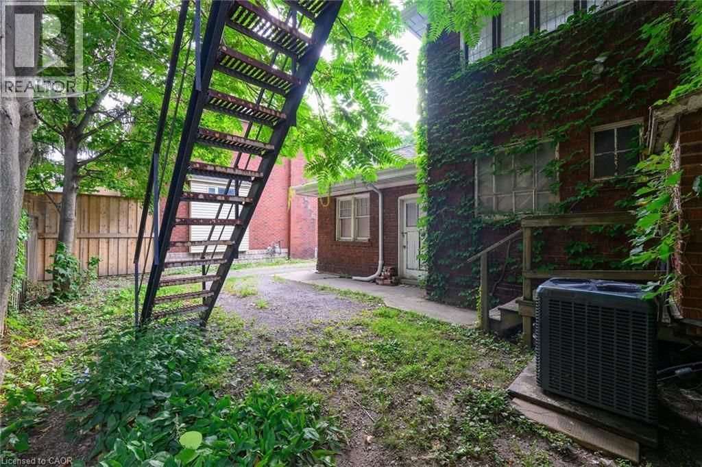 414 MAIN STREET EAST Image 24