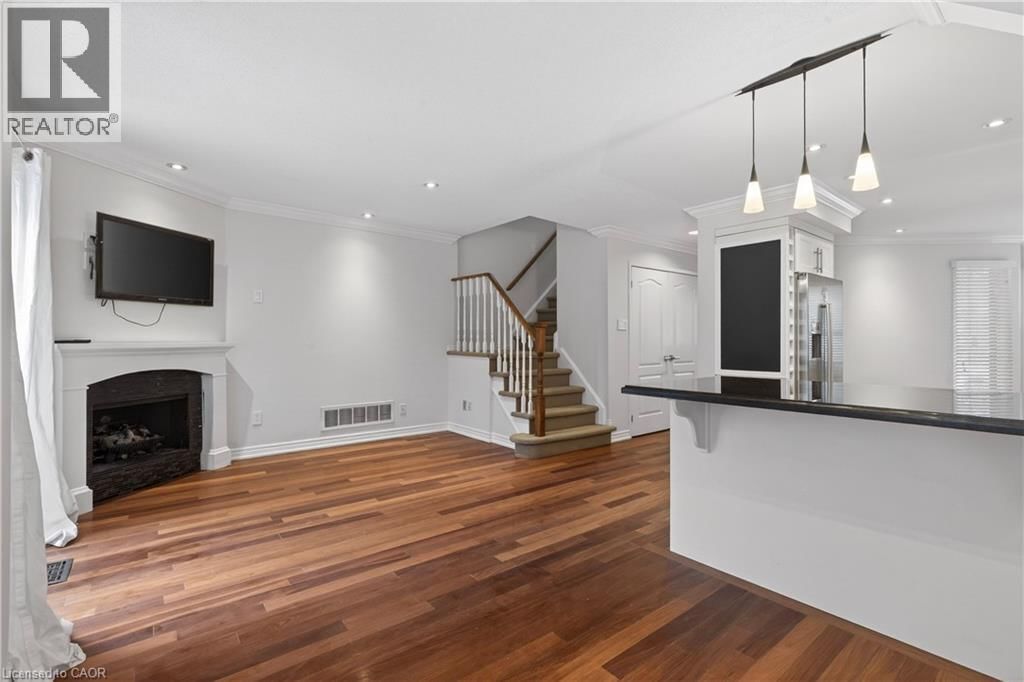 11 - 2065 SIXTH LINE Image 14