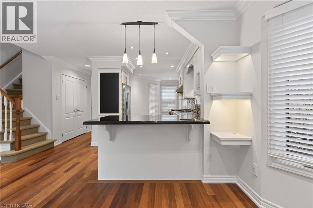 11 - 2065 SIXTH LINE Image 15