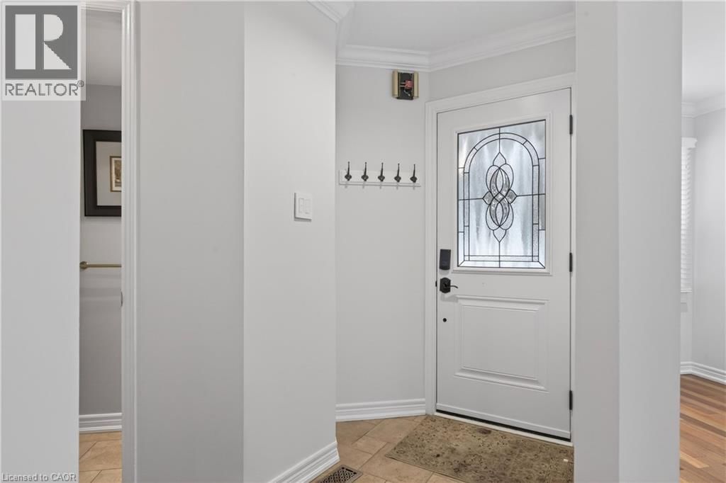 11 - 2065 SIXTH LINE Image 4