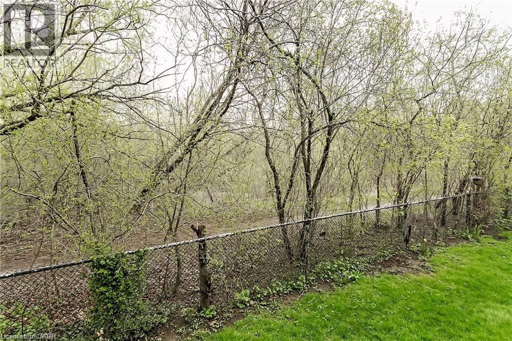 11 - 2065 SIXTH LINE Image 43