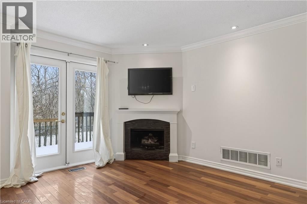 11 - 2065 SIXTH LINE Image 6