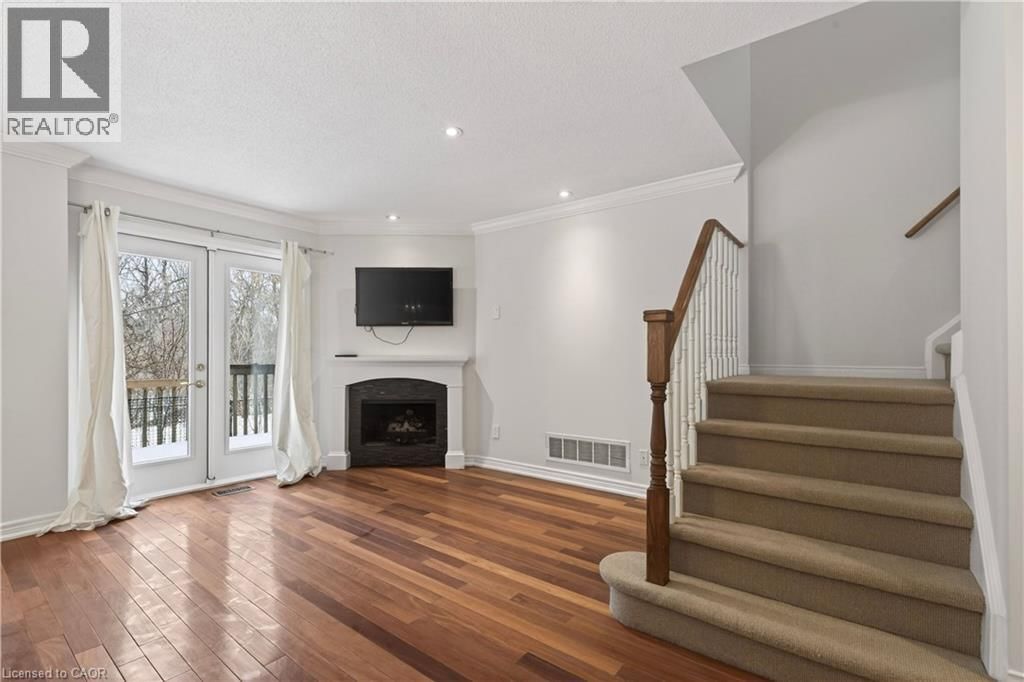 11 - 2065 SIXTH LINE Image 7