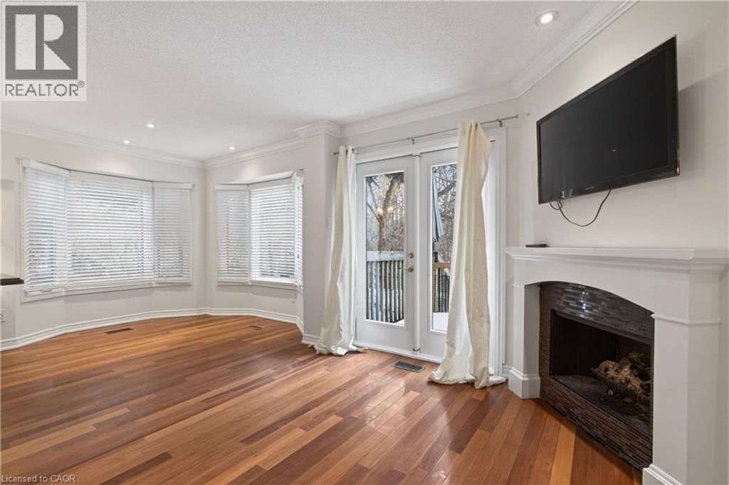 11 - 2065 SIXTH LINE Image 8