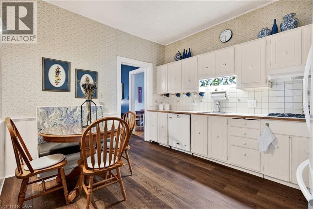 139 QUEEN STREET SOUTH Image 11