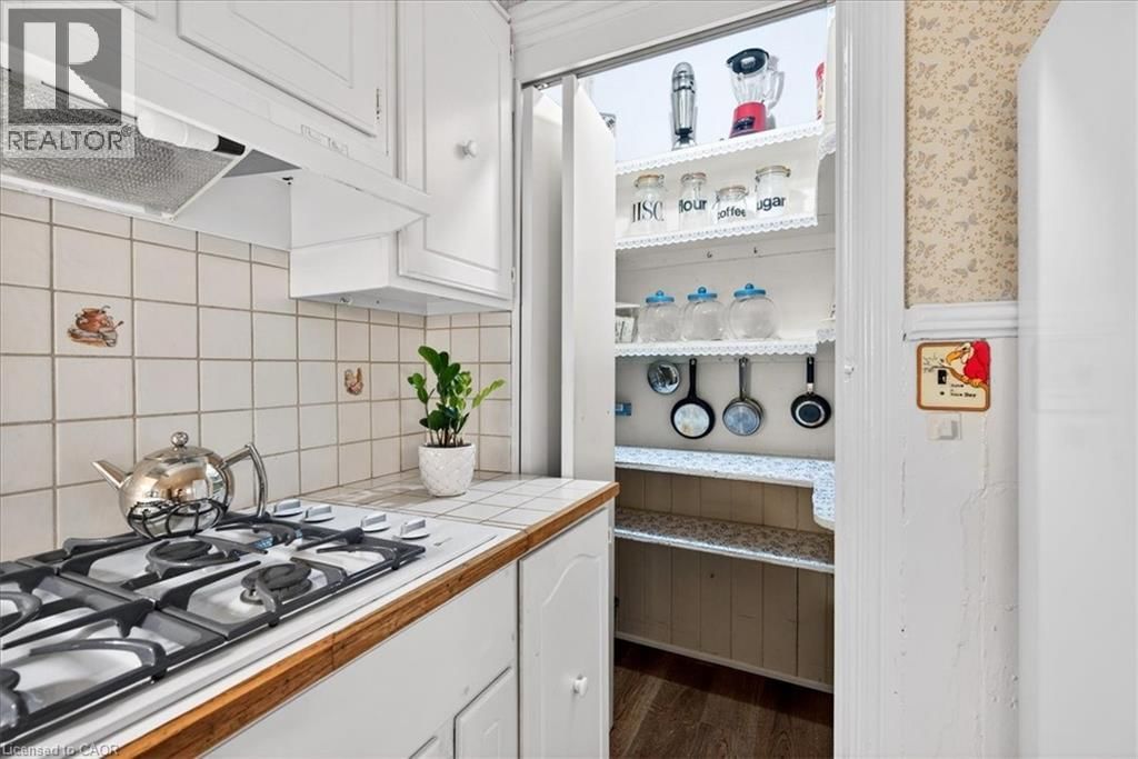 139 QUEEN STREET SOUTH Image 16