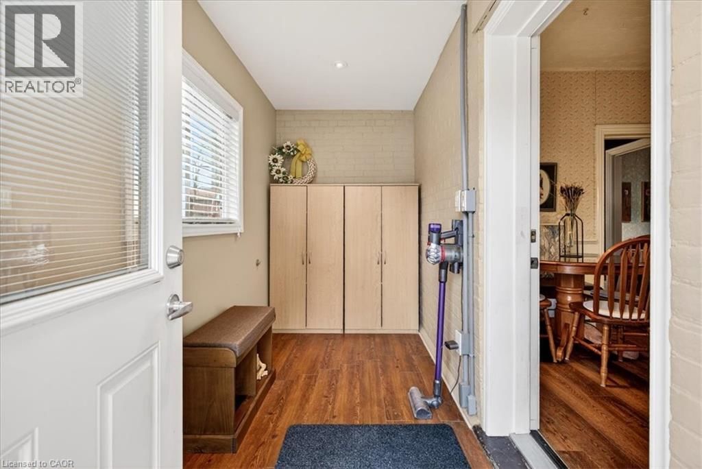 139 QUEEN STREET SOUTH Image 17