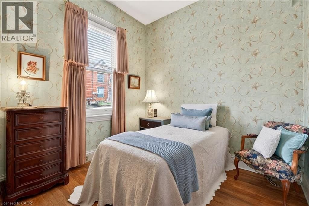 139 QUEEN STREET SOUTH Image 18