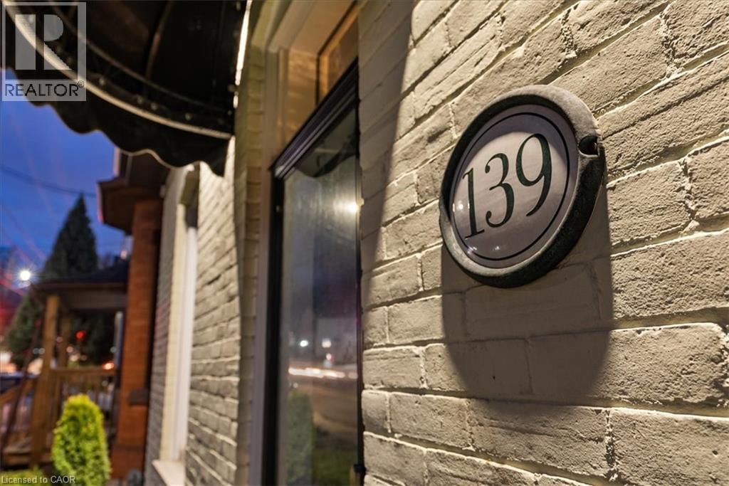 139 QUEEN STREET SOUTH Image 2