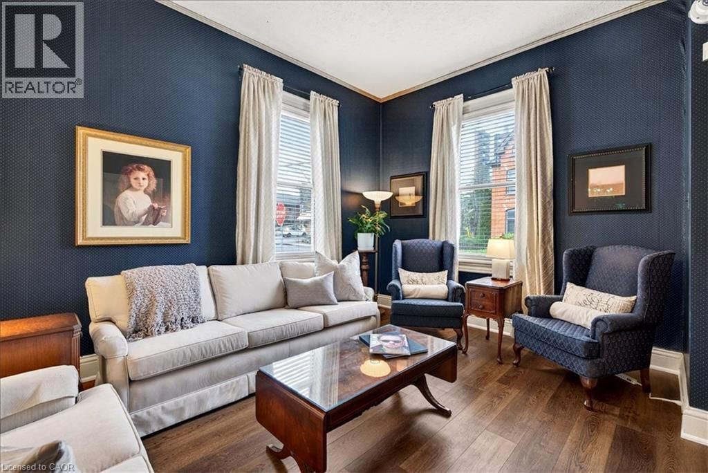 139 QUEEN STREET SOUTH Image 4