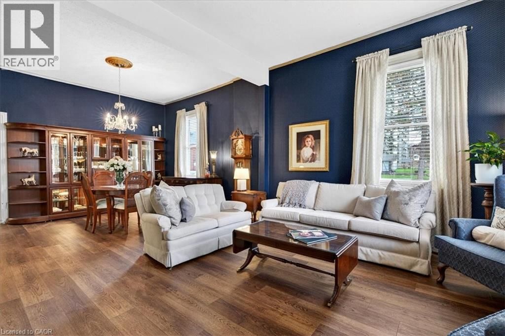 139 QUEEN STREET SOUTH Image 7