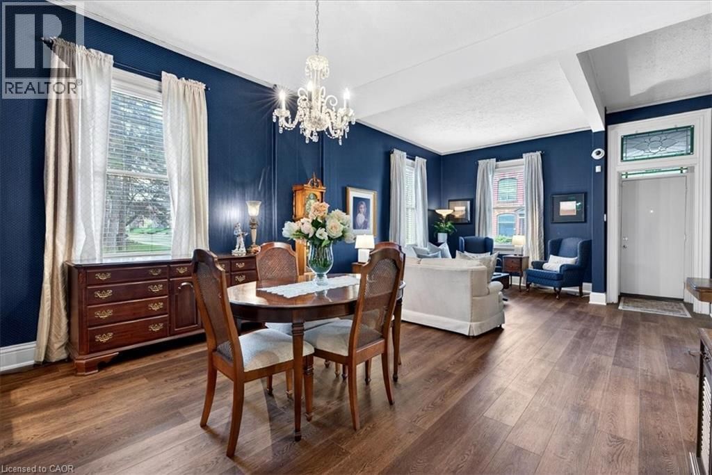 139 QUEEN STREET SOUTH Image 9