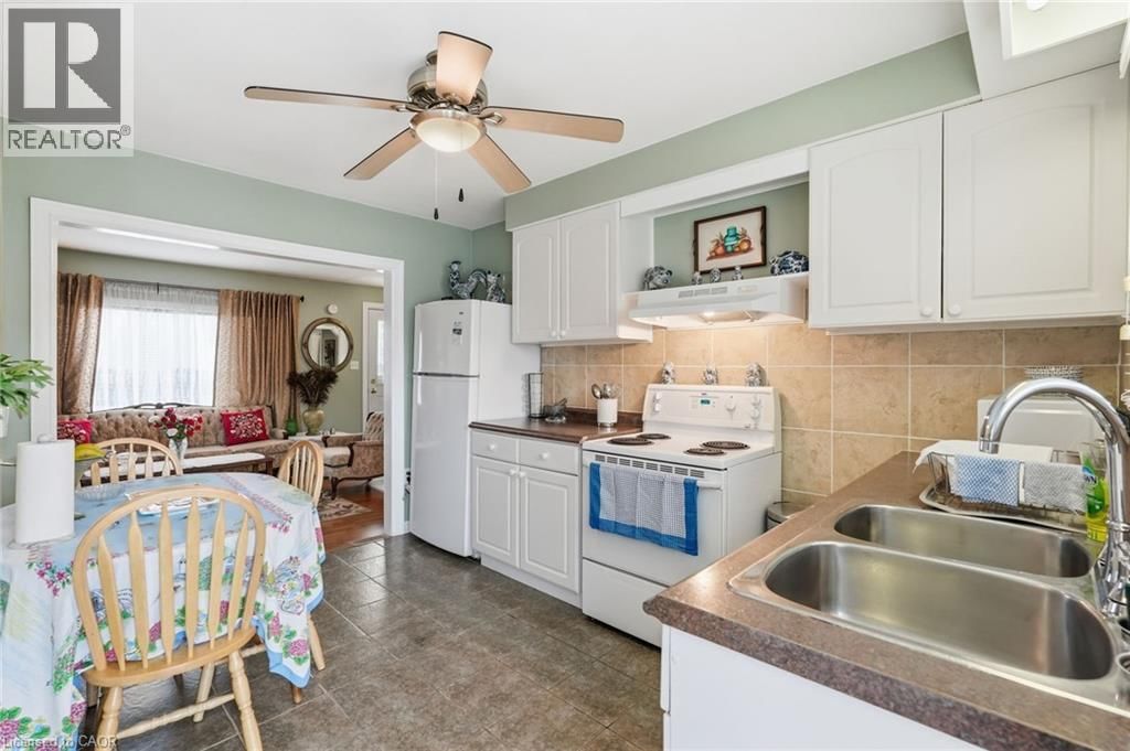 54 BINGHAM ROAD Image 16