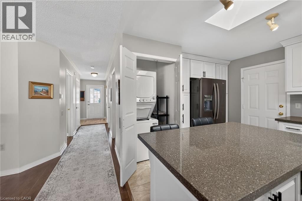 232 SILVERBIRCH BOULEVARD Image 14