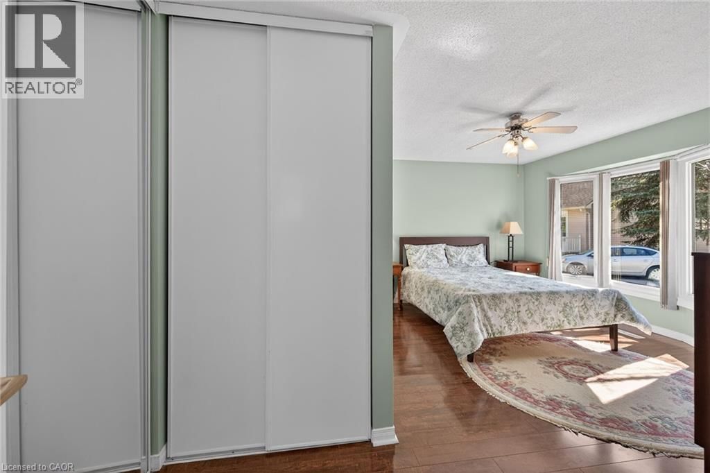 232 SILVERBIRCH BOULEVARD Image 18