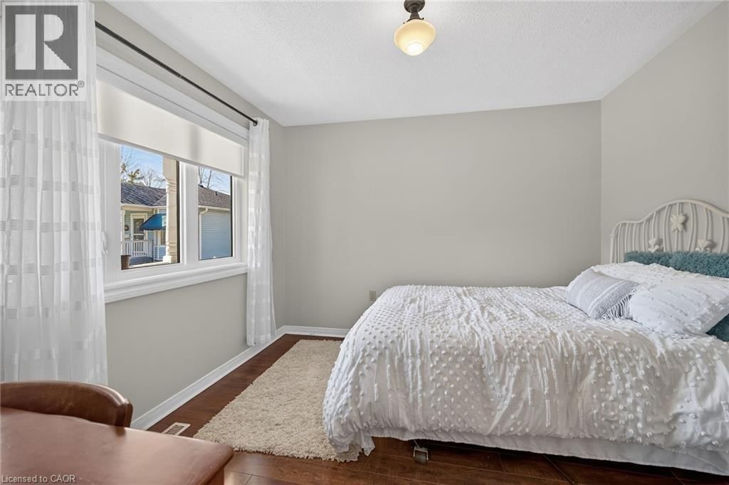 232 SILVERBIRCH BOULEVARD Image 23