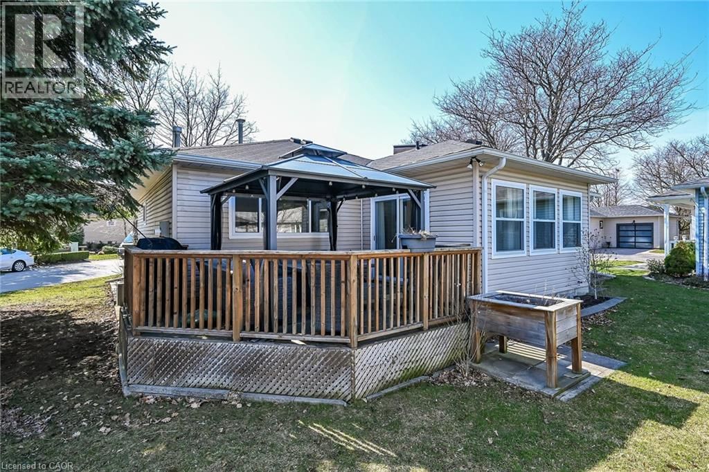 232 SILVERBIRCH BOULEVARD Image 28