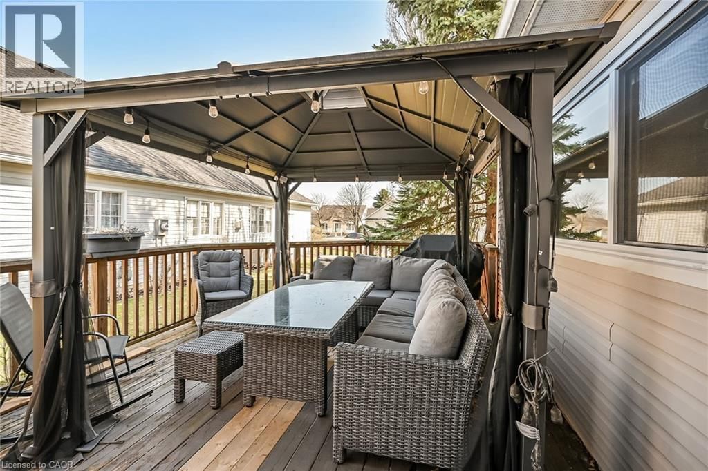 232 SILVERBIRCH BOULEVARD Image 30