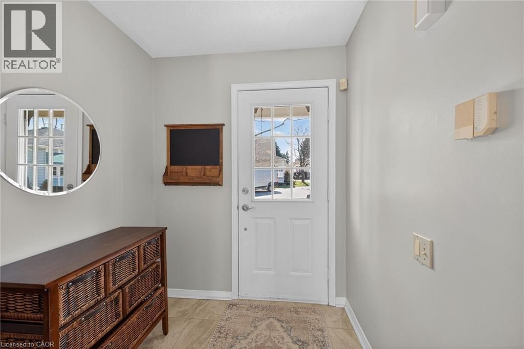 232 SILVERBIRCH BOULEVARD Image 5