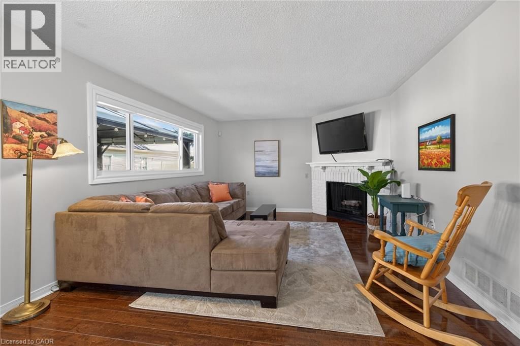 232 SILVERBIRCH BOULEVARD Image 7