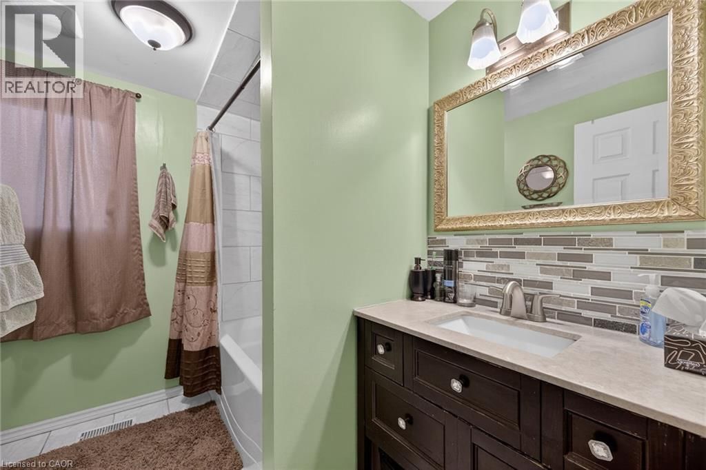 16A - 1460 GARTH STREET Image 31