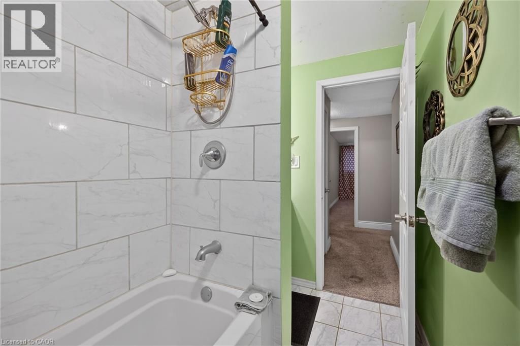 16A - 1460 GARTH STREET Image 32