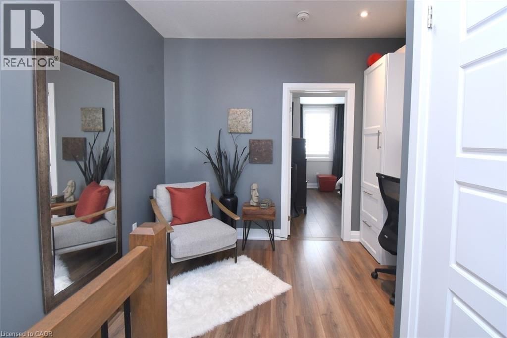 2 - 2362 NEW STREET Image 18