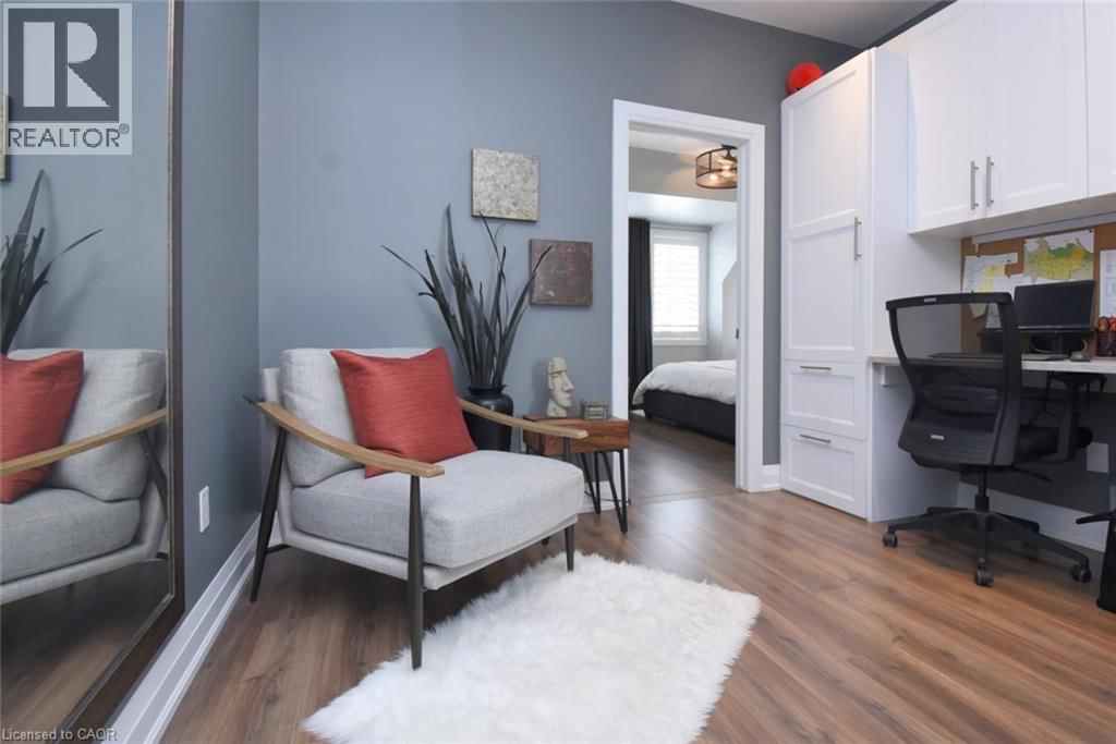 2 - 2362 NEW STREET Image 19