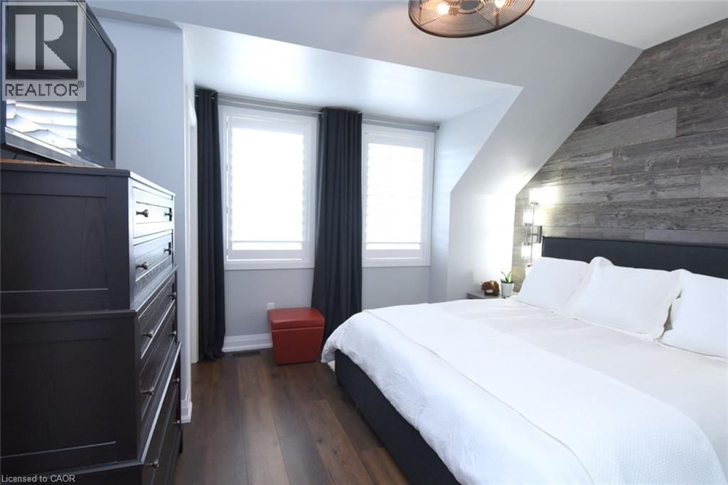 2 - 2362 NEW STREET Image 22