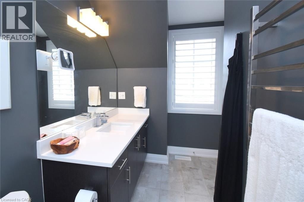 2 - 2362 NEW STREET Image 23