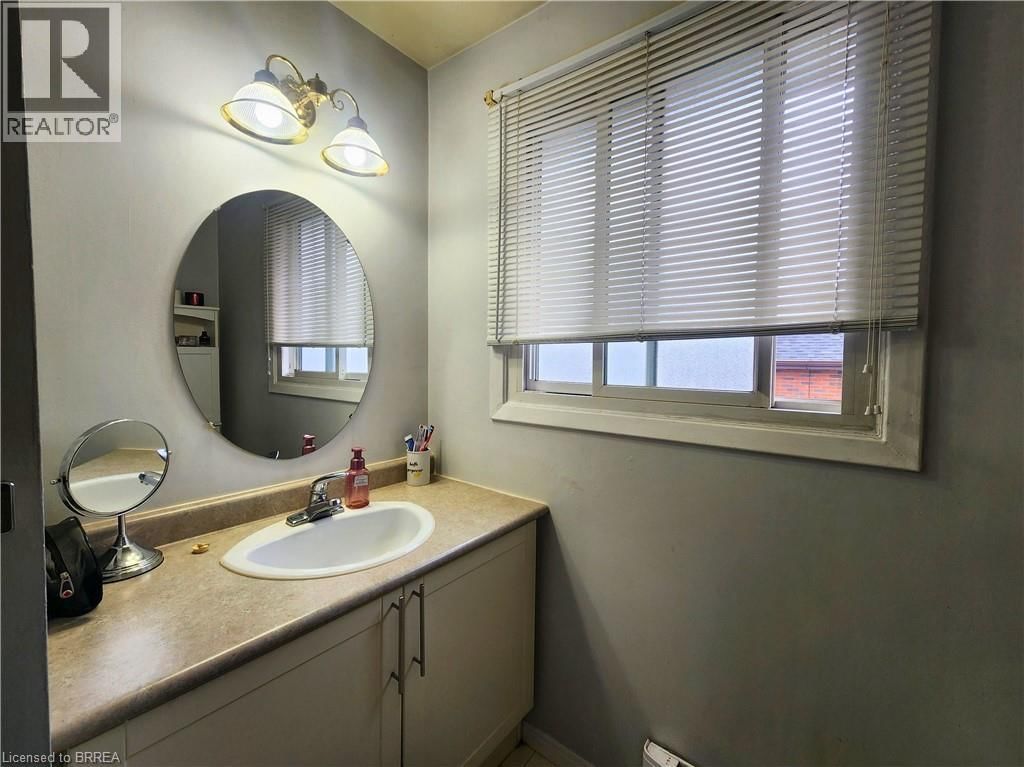 3 - 85 LYNDHURST STREET Image 14