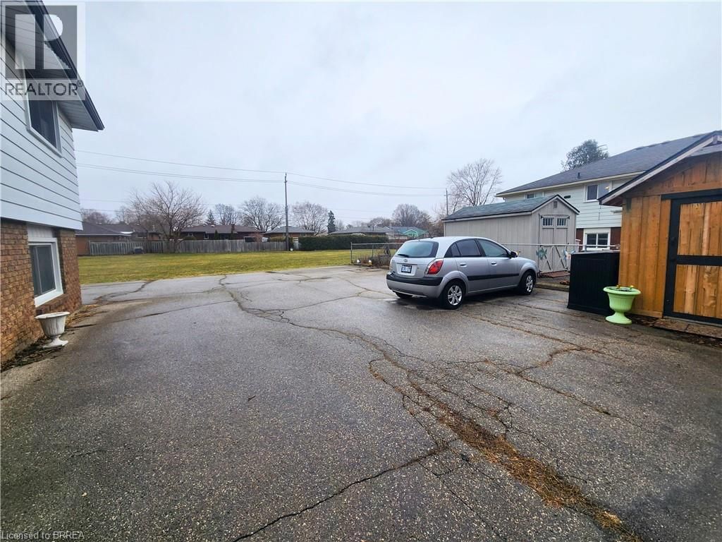 3 - 85 LYNDHURST STREET Image 15