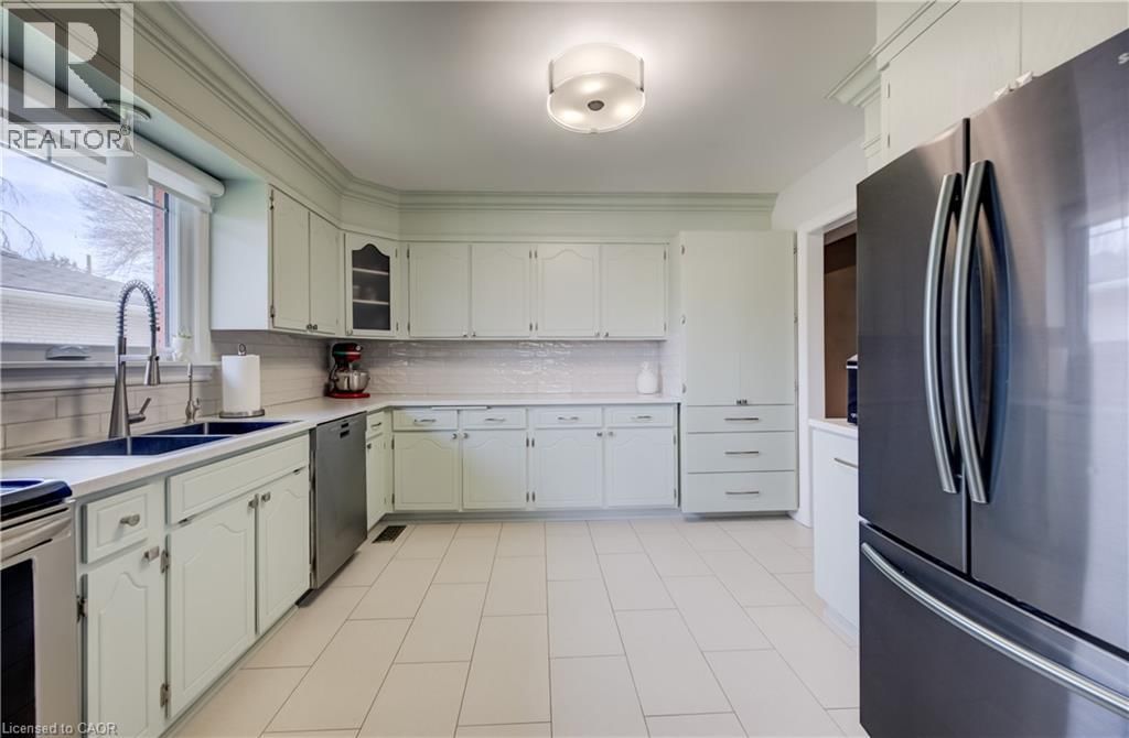 4 RONALD ROAD Image 10