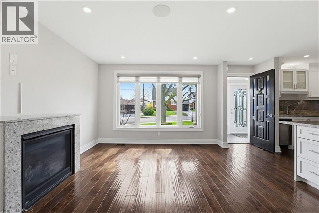 157 HOOVER CRESCENT Image 11